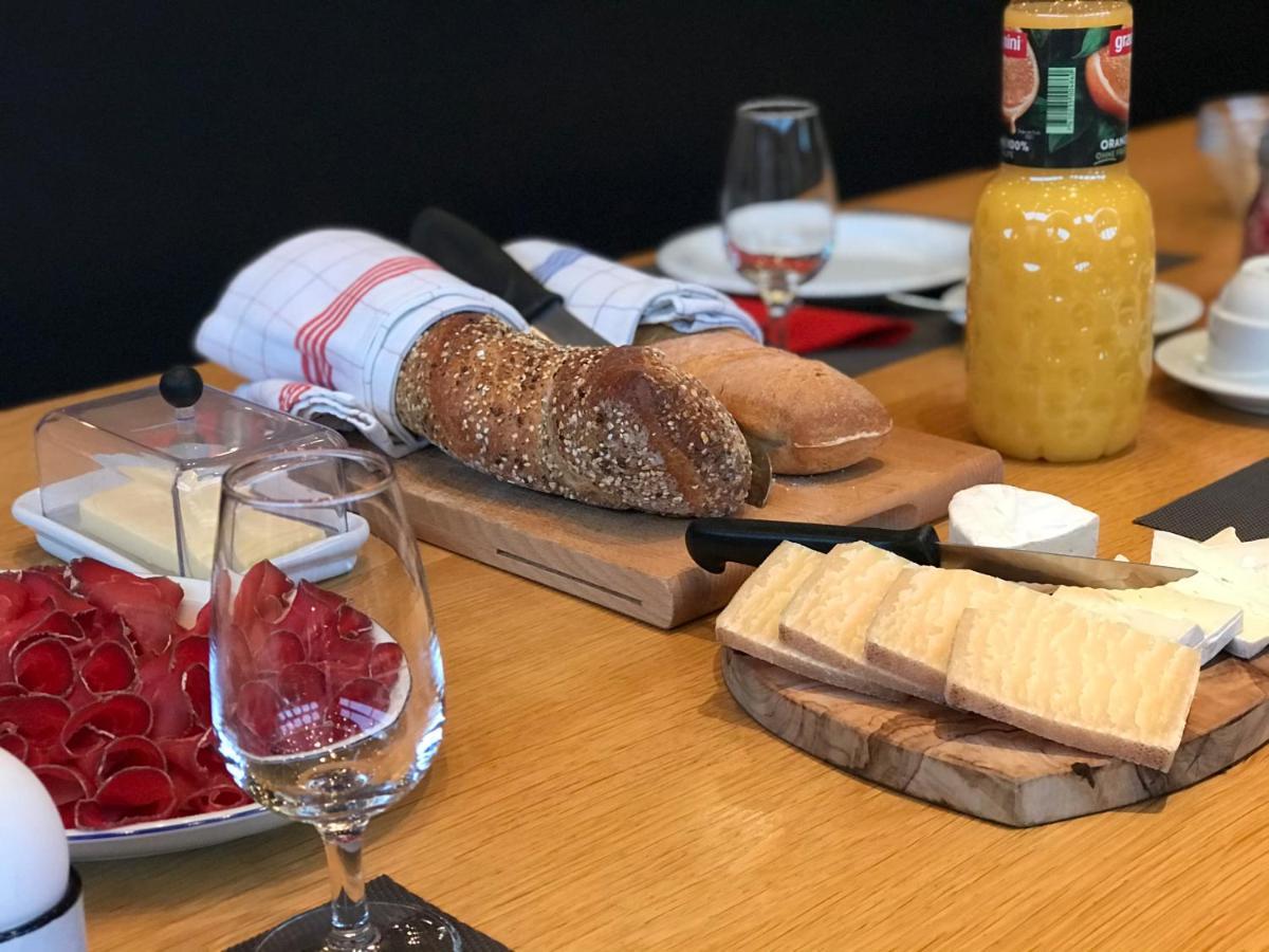 Bnb Vino Veritas Salgesch Kültér fotó